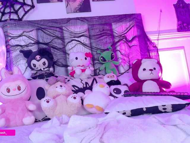 Maddieash live cam on BongaCams