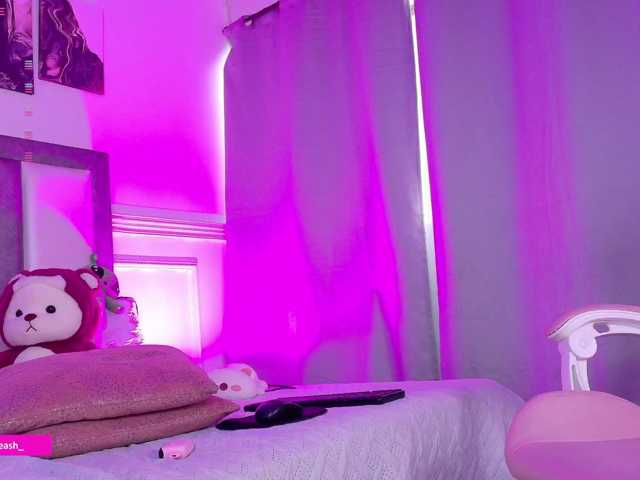 Maddieash live cam on BongaCams