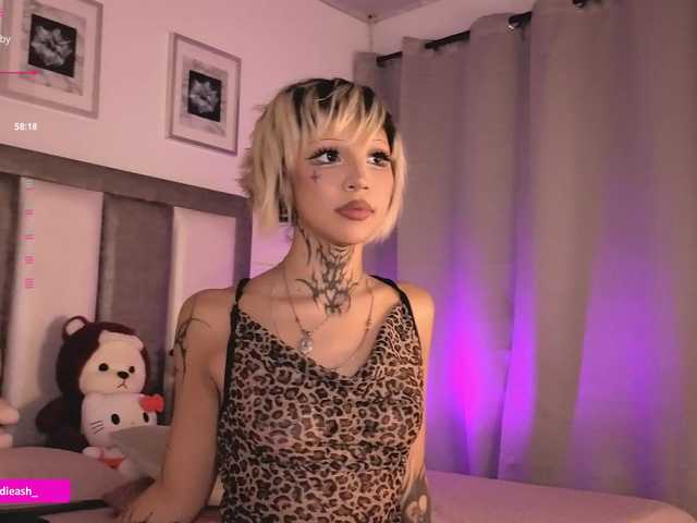Maddieash live cam on BongaCams