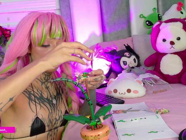 Maddieash live cam preview