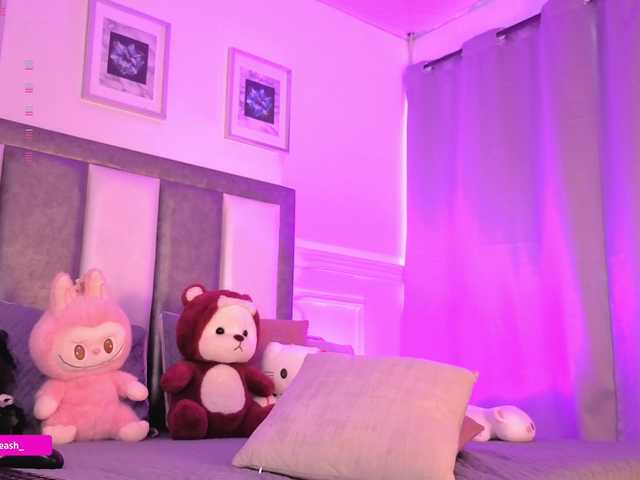 Maddieash live cam on BongaCams