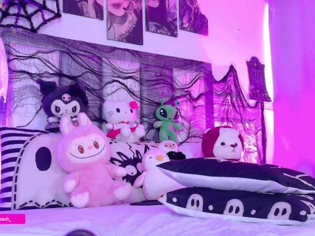 Maddieash live cam on BongaCams