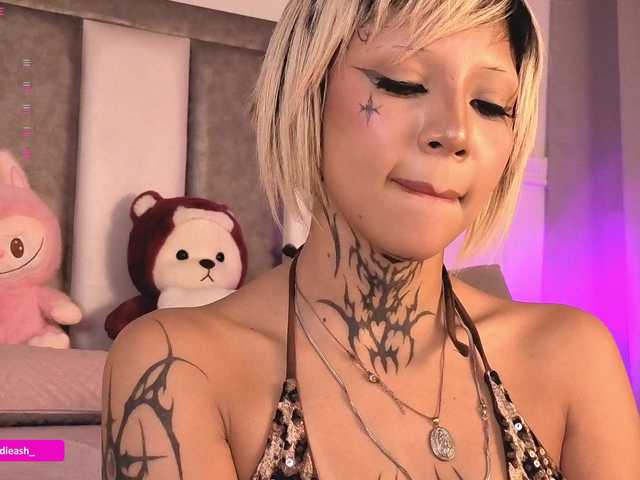 Maddieash live cam on BongaCams