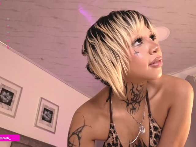 Maddieash live cam on BongaCams