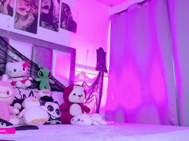 Maddieash live cam on BongaCams