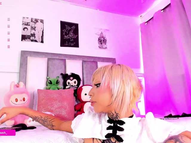 Maddieash live cam on BongaCams