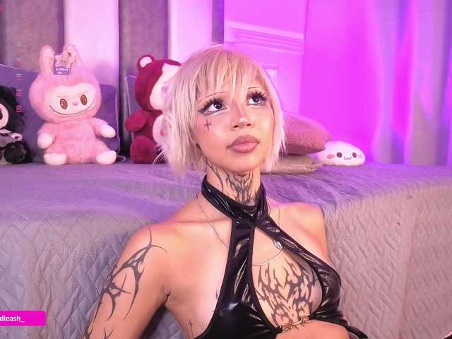 Maddieash live cam on BongaCams