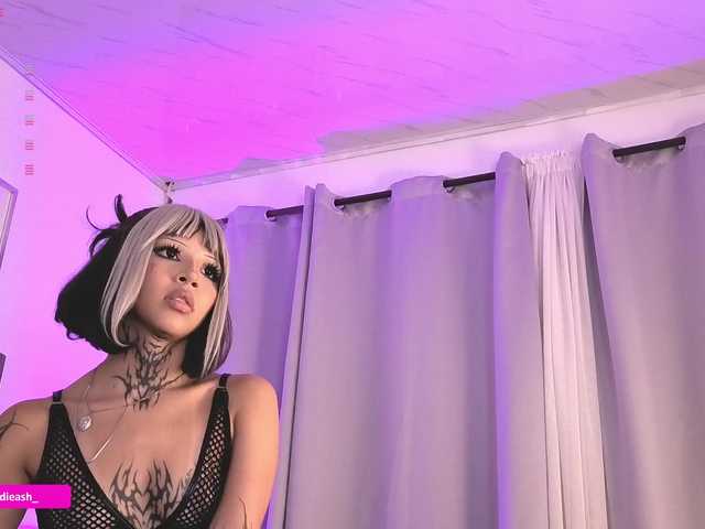 Maddieash live cam on BongaCams