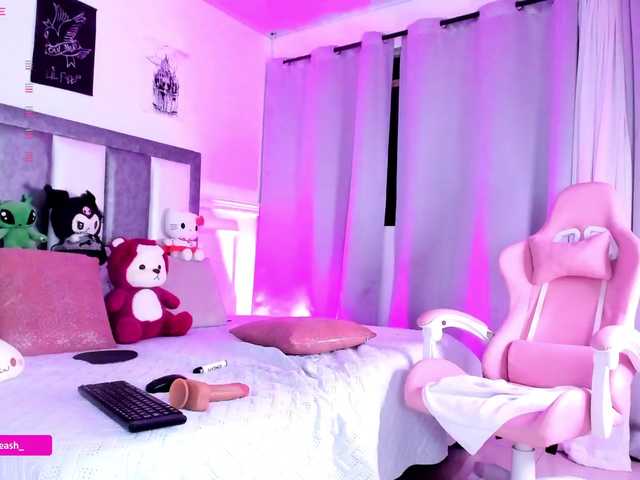 Maddieash live cam on BongaCams