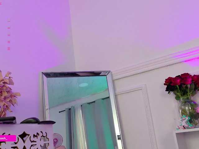 Maddieash live cam on BongaCams