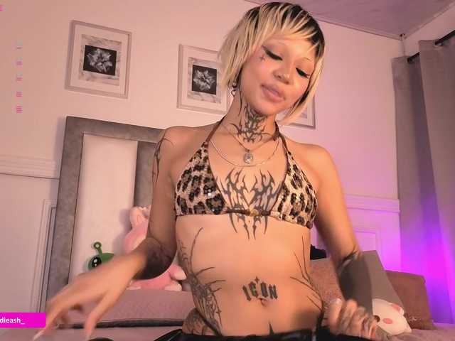 Maddieash live cam on BongaCams