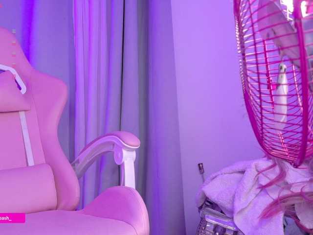 Maddieash live cam on BongaCams
