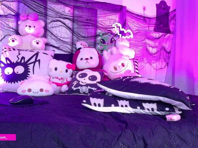 Maddieash live cam preview