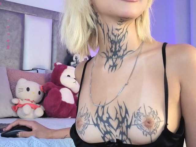 Maddieash live cam on BongaCams
