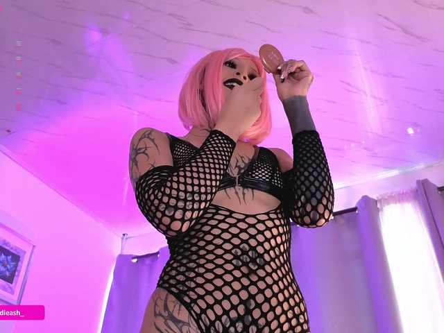 Maddieash live cam on BongaCams