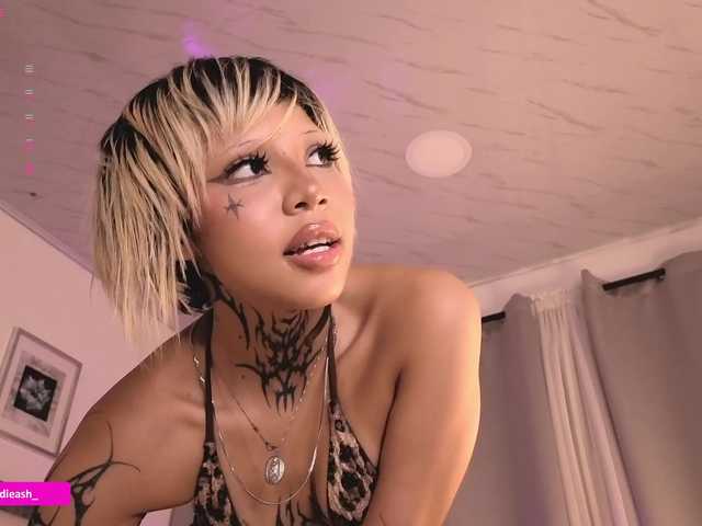 Maddieash live cam on BongaCams