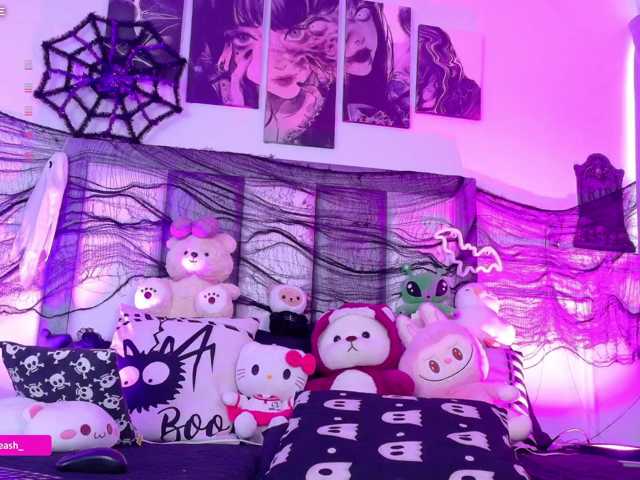 Maddieash live cam on BongaCams