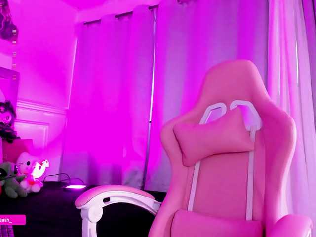 Maddieash live cam on BongaCams