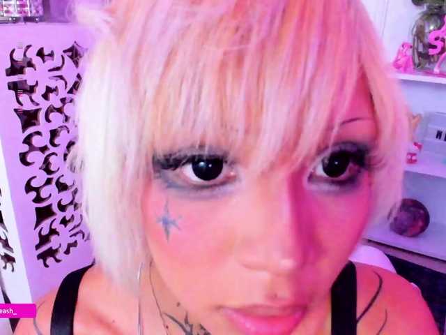 Maddieash live cam on BongaCams