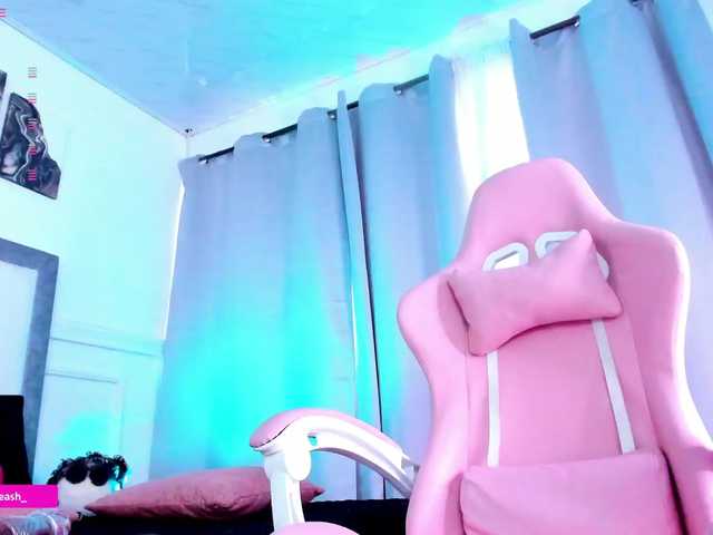Maddieash live cam on BongaCams