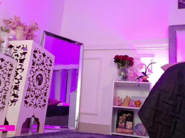 Maddieash live cam on BongaCams