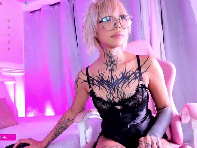 Maddieash live cam on BongaCams