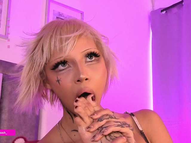 Maddieash live cam on BongaCams