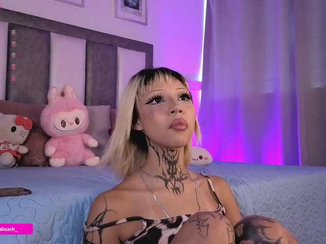 Maddieash live cam on BongaCams