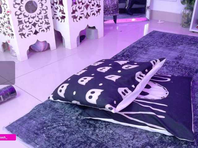 Maddieash live cam on BongaCams