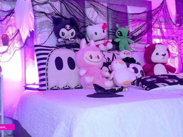 Maddieash live cam on BongaCams