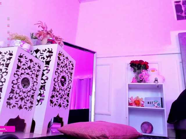 Maddieash live cam on BongaCams