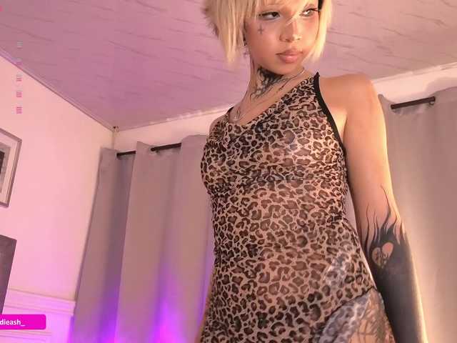 Maddieash live cam on BongaCams