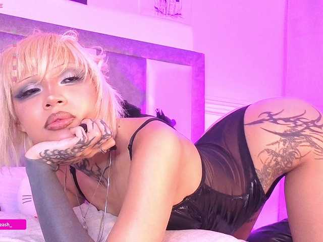 Maddieash live cam on BongaCams