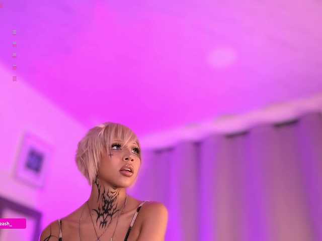 Maddieash live cam on BongaCams
