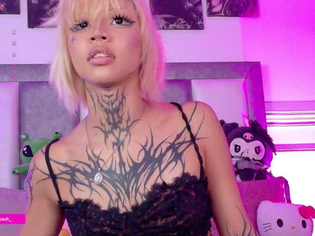 Maddieash live cam on BongaCams