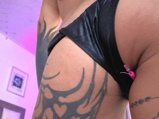 Maddieash live cam on BongaCams