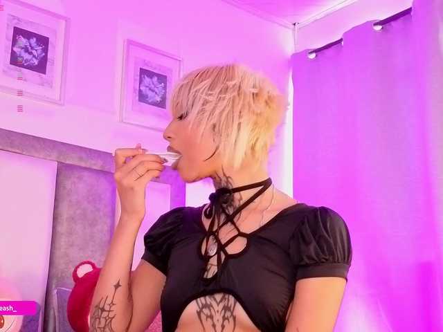 Maddieash live cam on BongaCams