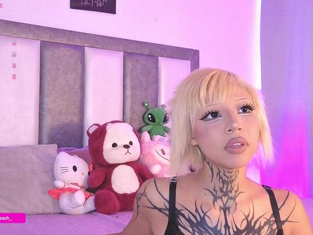 Maddieash live cam on BongaCams