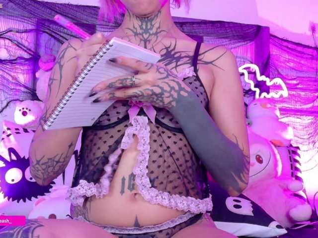 Maddieash live cam on BongaCams