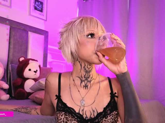 Maddieash live cam on BongaCams