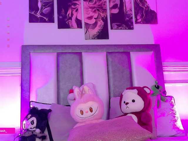 Maddieash live cam on BongaCams