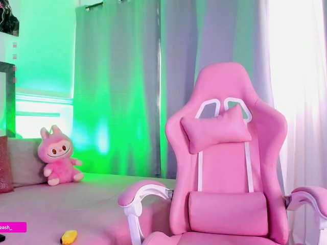Maddieash live cam on BongaCams