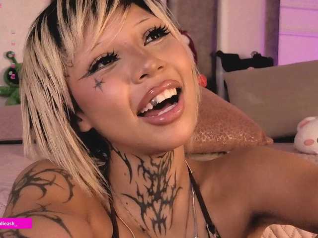Maddieash live cam on BongaCams