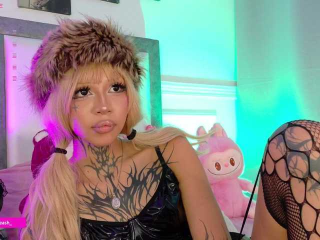 Maddieash – currently Offline