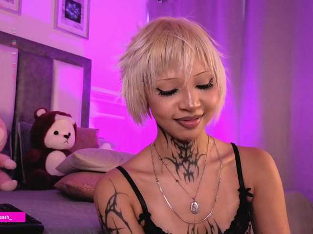 Maddieash live cam on BongaCams