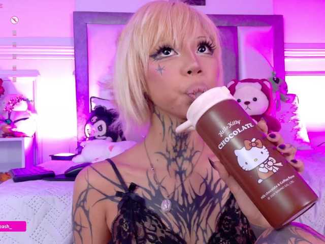 Maddieash live cam on BongaCams