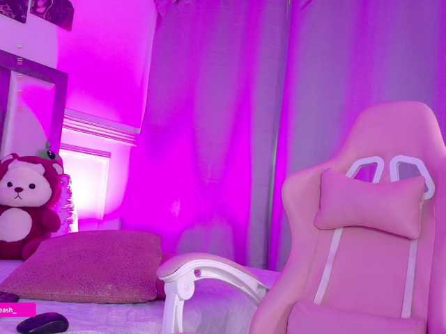 Maddieash live cam on BongaCams