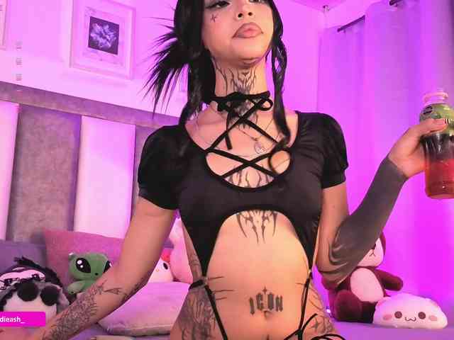Maddieash webcam