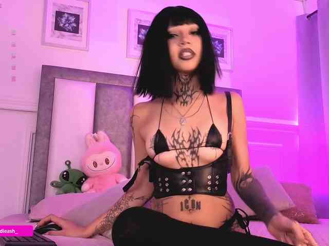 Maddieash webcam