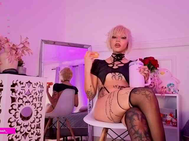 Maddieash webcam